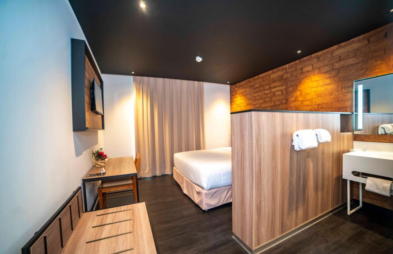 Onomo Hotel דואלה מראה חיצוני תמונה